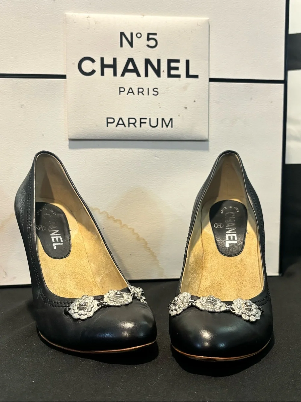 CHANEL Black Leather Floral Crystal-Embellished Pumps